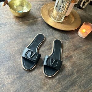 Valentino Slides